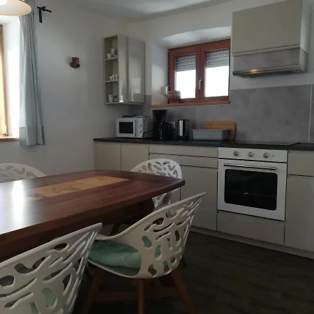 Erlhofer Apartment *